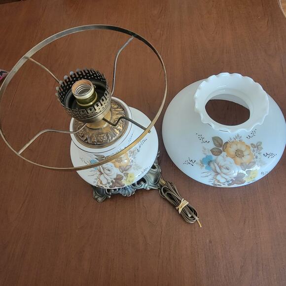 Vintage Accurate Casting Hurricane Parlor Table Lamp 20" tall - Picture 9 of 15